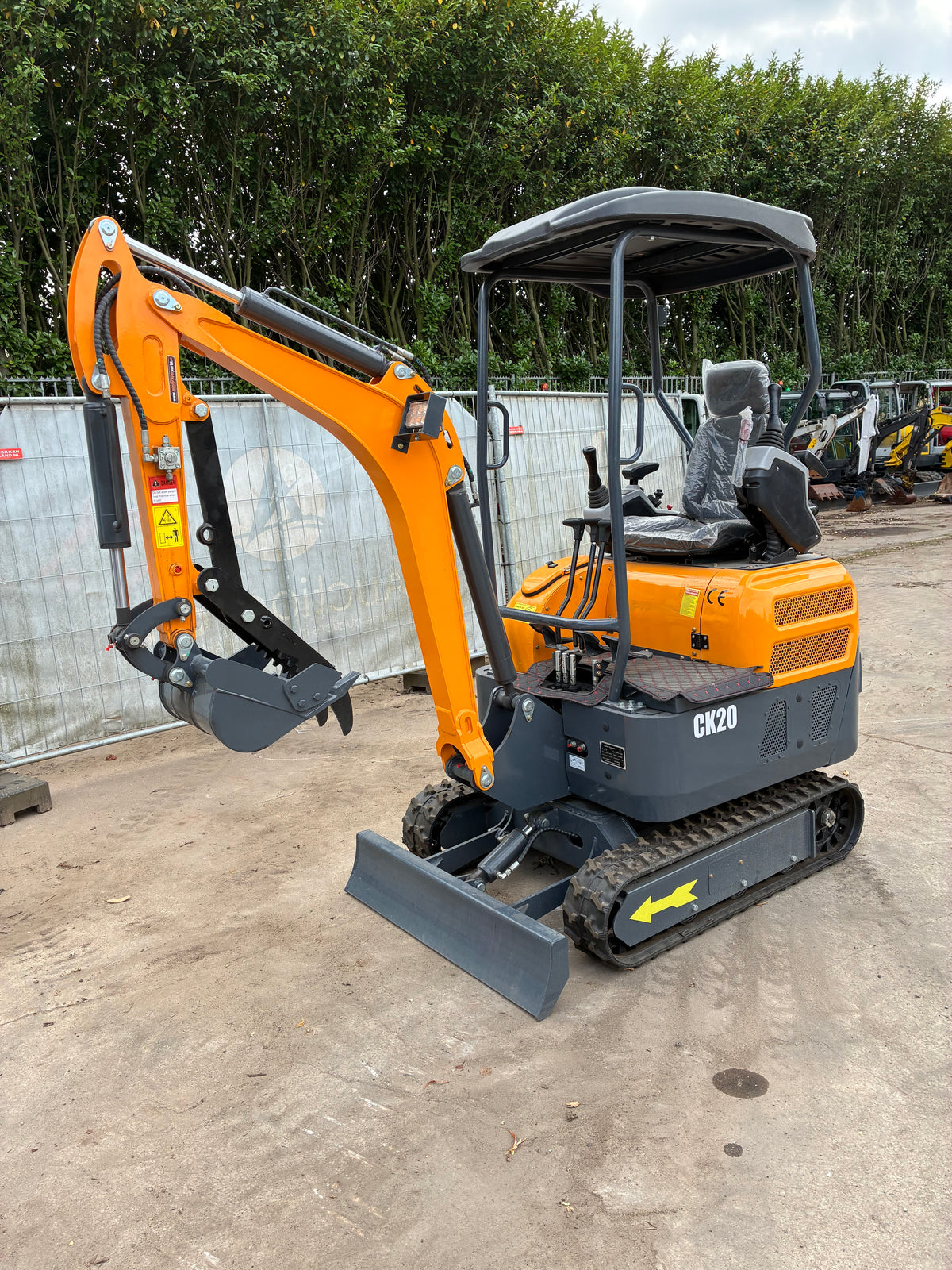 Crawler excavator ck20 demo