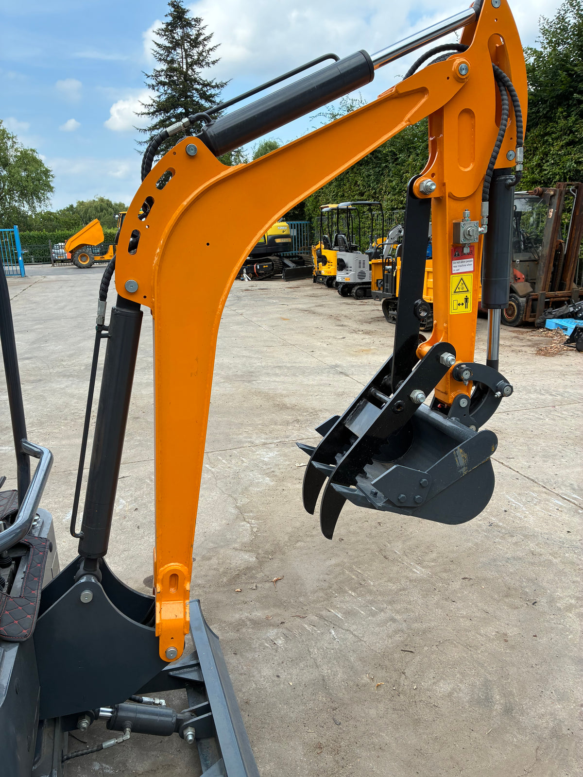 Crawler excavator ck20 demo