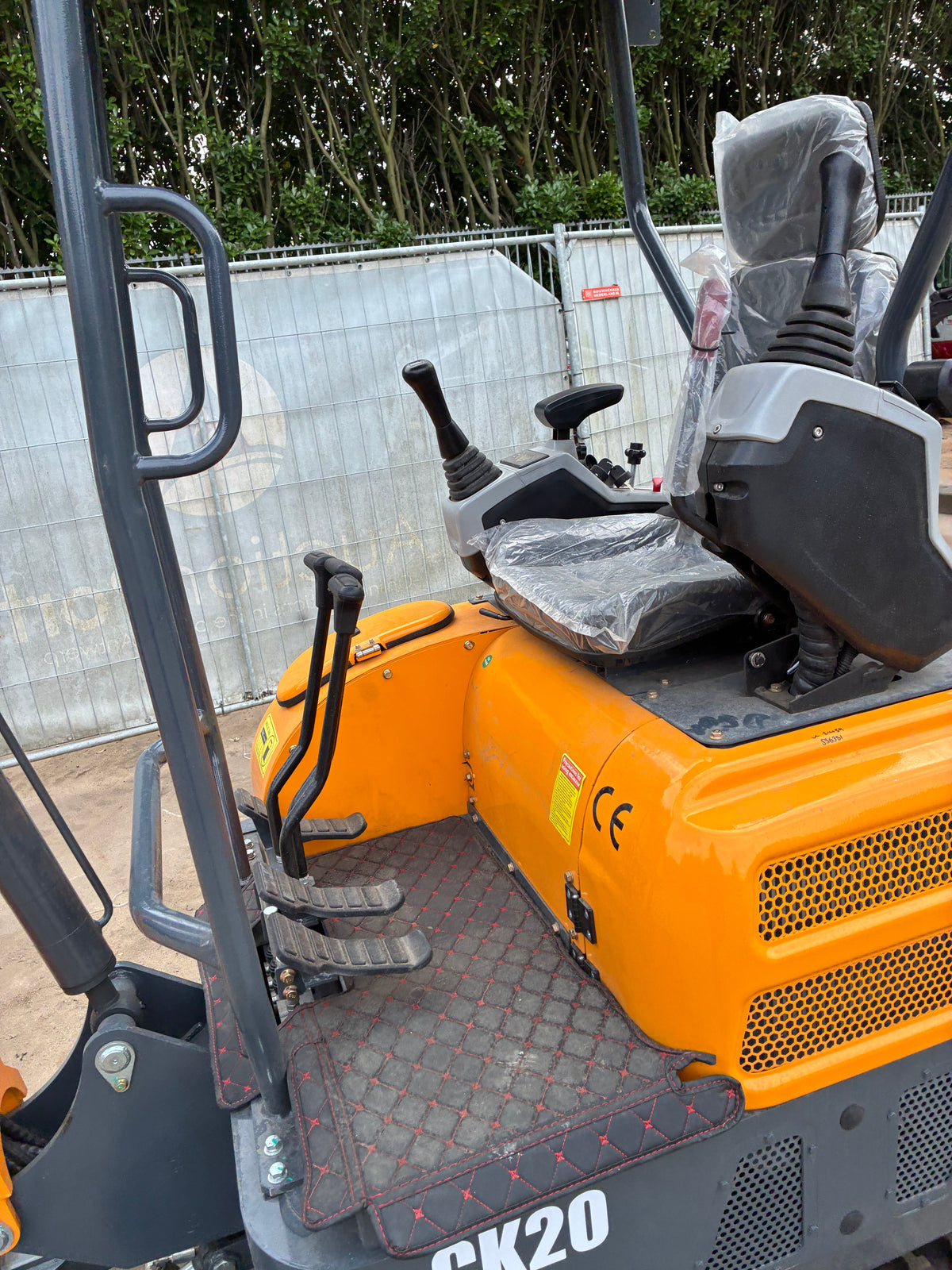 Crawler excavator ck20 demo
